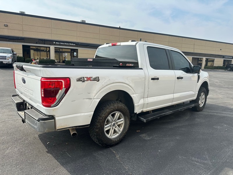 Ford F-150 Vehicle Full-screen Gallery Image 5