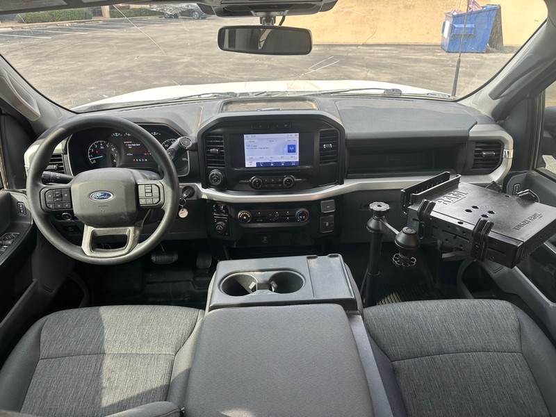 Ford F-150 Vehicle Full-screen Gallery Image 13
