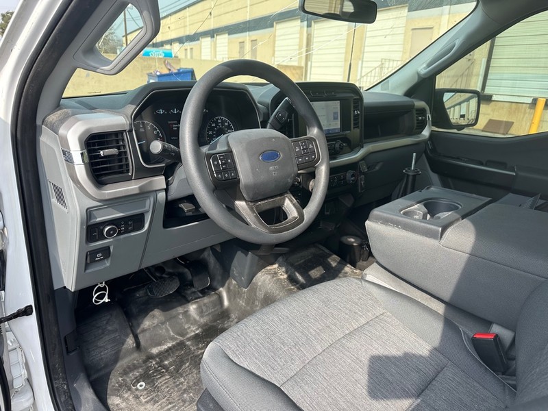 Ford F-150 Vehicle Full-screen Gallery Image 17