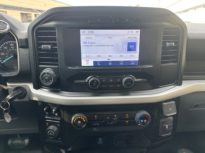 Ford F-150 Vehicle Full-screen Gallery Image 18