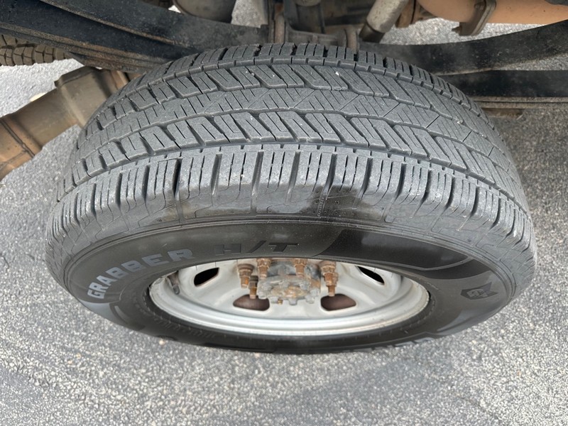 Ford F-350 Vehicle Full-screen Gallery Image 10