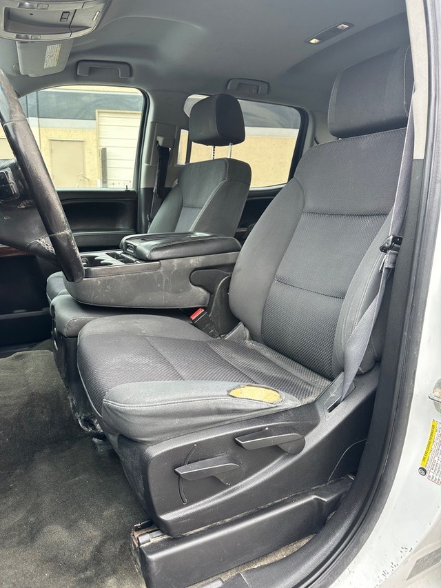 GMC SIERRA Vehicle Full-screen Gallery Image 18