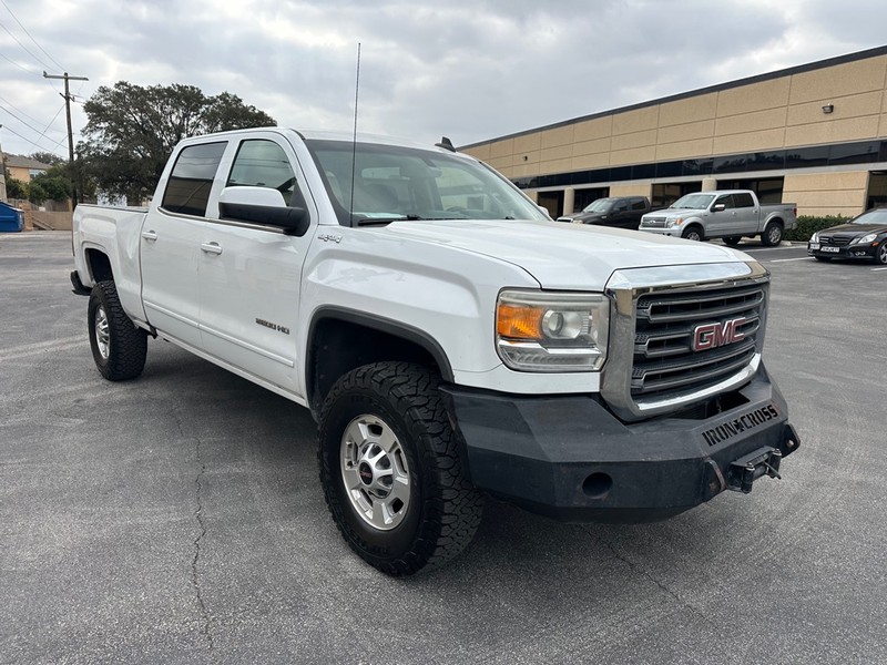 GMC SIERRA Vehicle Full-screen Gallery Image 08
