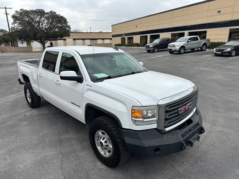 GMC SIERRA Vehicle Full-screen Gallery Image 09