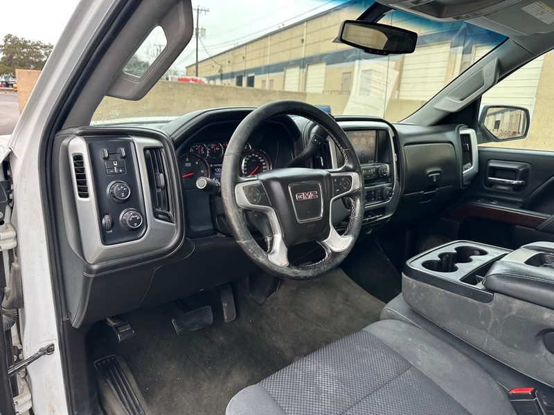 GMC SIERRA Vehicle Full-screen Gallery Image 19
