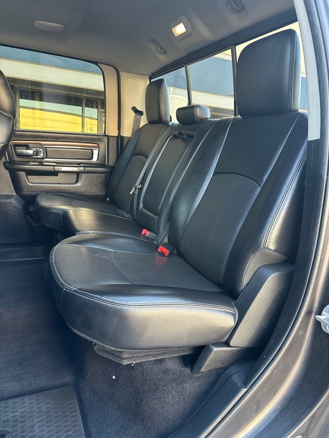 Ram 2500 Vehicle Full-screen Gallery Image 11