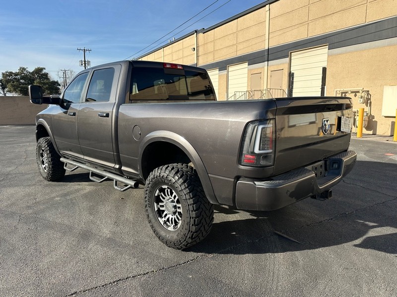 Ram 2500 Vehicle Full-screen Gallery Image 4