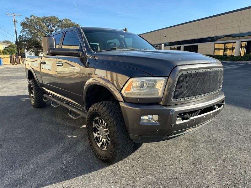 Ram 2500 Vehicle Full-screen Gallery Image 7