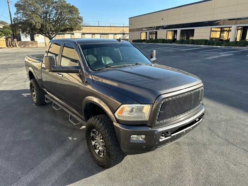 Ram 2500 Vehicle Full-screen Gallery Image 8