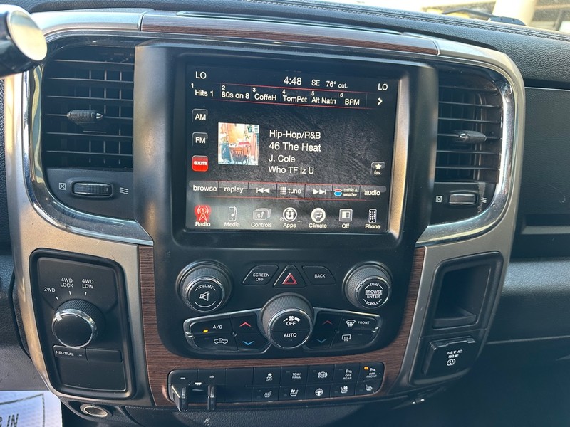 Ram 2500 Vehicle Full-screen Gallery Image 18