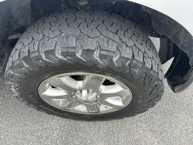 Ford F-150 Vehicle Full-screen Gallery Image 8