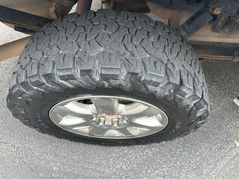 Ford F-150 Vehicle Full-screen Gallery Image 9