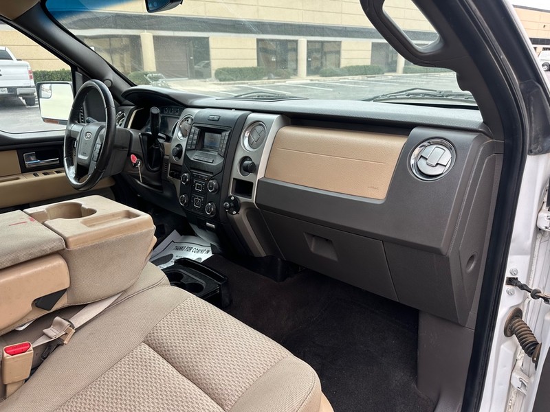 Ford F-150 Vehicle Full-screen Gallery Image 14