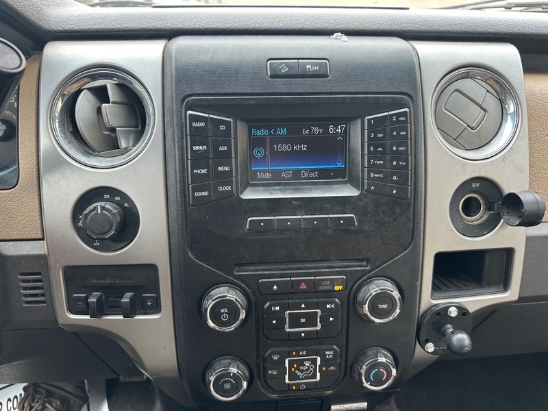 Ford F-150 Vehicle Full-screen Gallery Image 17