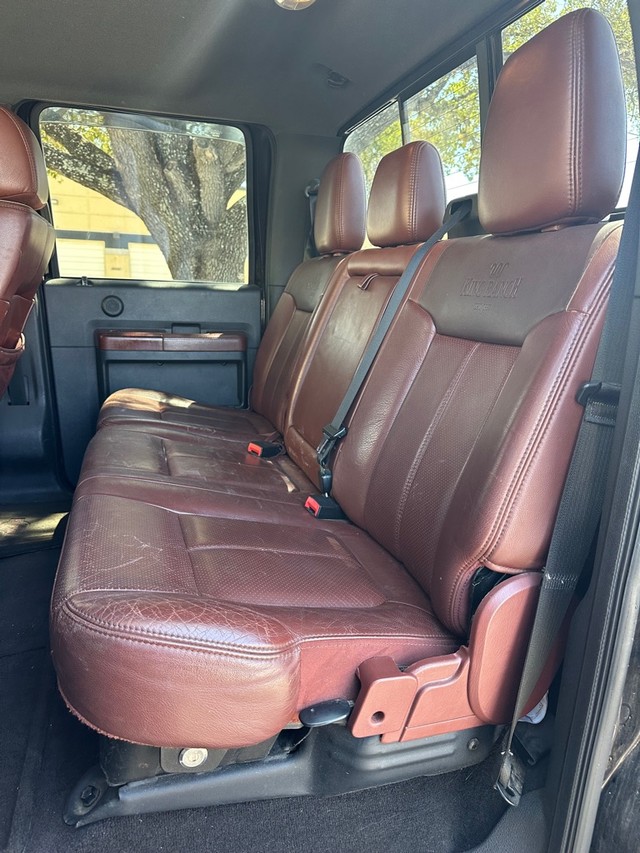 Ford Super Duty F-350 SRW Vehicle Full-screen Gallery Image 10