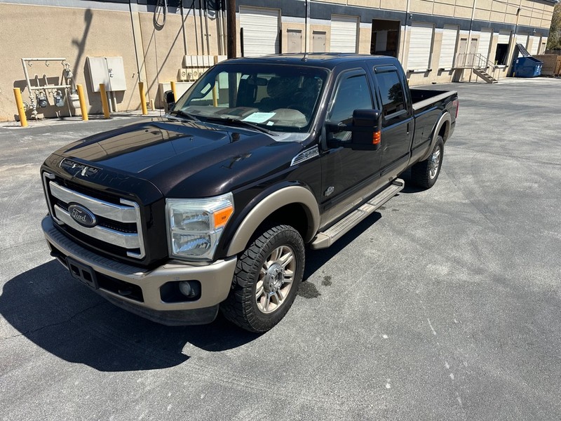 Ford Super Duty F-350 SRW Vehicle Full-screen Gallery Image 02