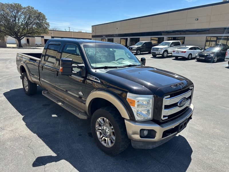Ford Super Duty F-350 SRW Vehicle Full-screen Gallery Image 08