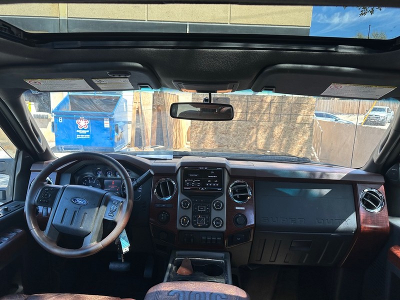 Ford Super Duty F-350 SRW Vehicle Full-screen Gallery Image 13