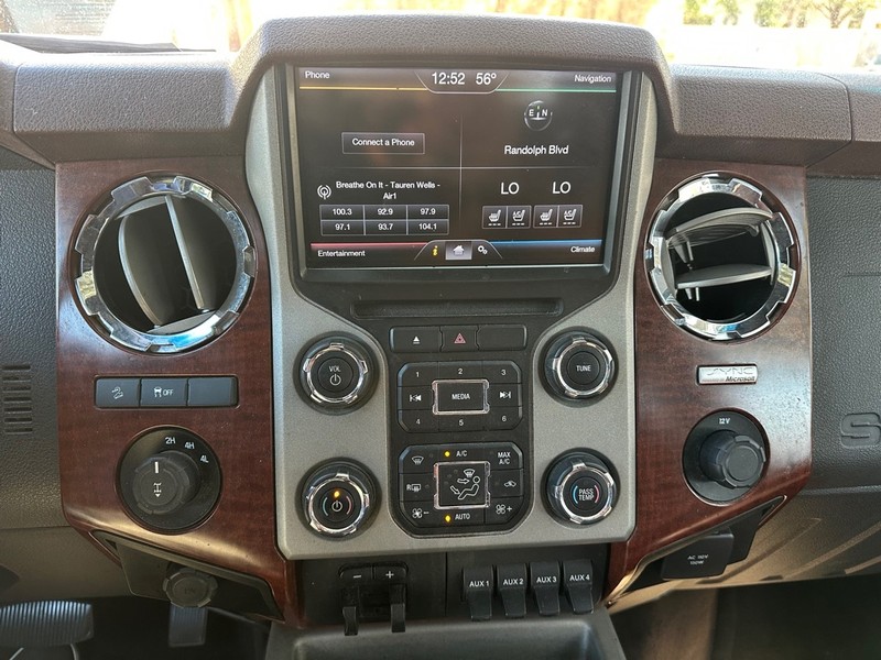 Ford Super Duty F-350 SRW Vehicle Full-screen Gallery Image 18