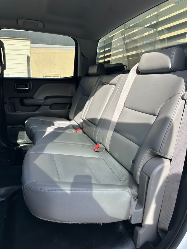 Chevrolet SILVERADO 2500 Vehicle Full-screen Gallery Image 11