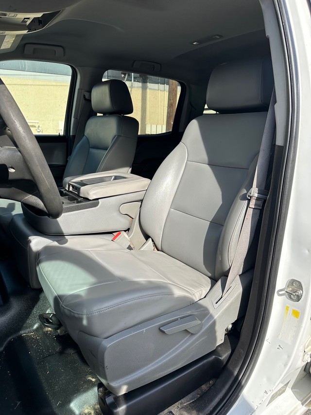 Chevrolet SILVERADO 2500 Vehicle Full-screen Gallery Image 16