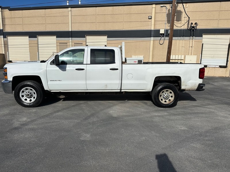 Chevrolet SILVERADO 2500 Vehicle Full-screen Gallery Image 3