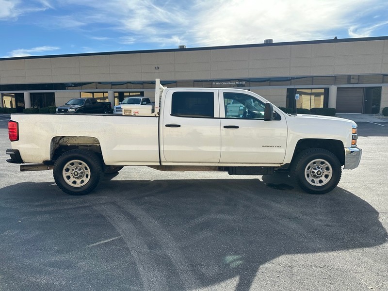 Chevrolet SILVERADO 2500 Vehicle Full-screen Gallery Image 6
