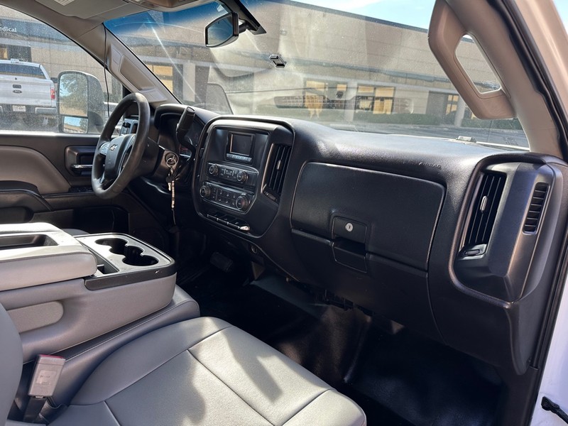 Chevrolet SILVERADO 2500 Vehicle Full-screen Gallery Image 15