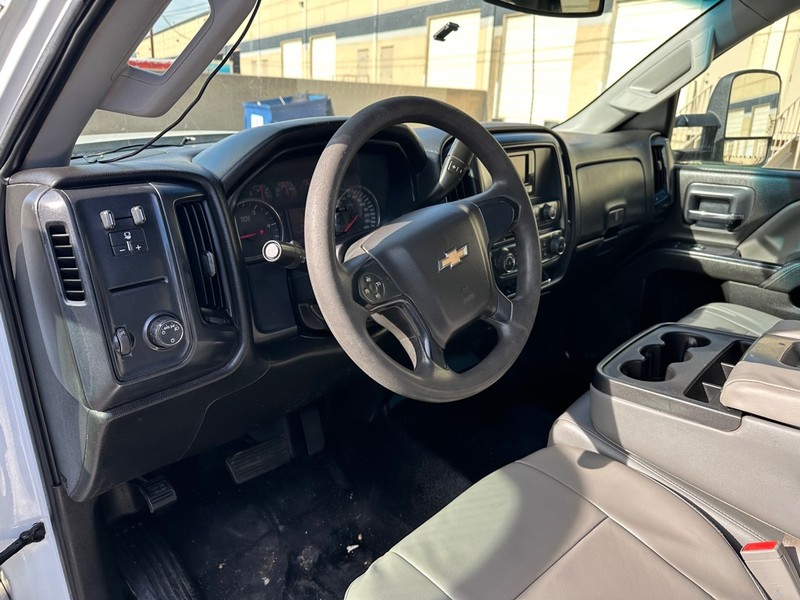 Chevrolet SILVERADO 2500 Vehicle Full-screen Gallery Image 17