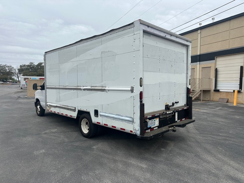 Ford Econoline Commercial Cutaway Vehicle Full-screen Gallery Image 03