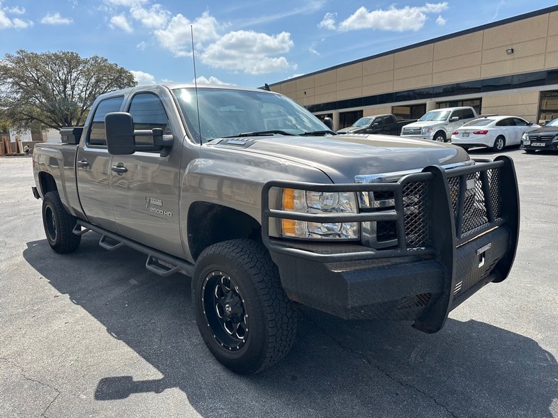 Chevrolet Silverado 2500HD Vehicle Full-screen Gallery Image 7