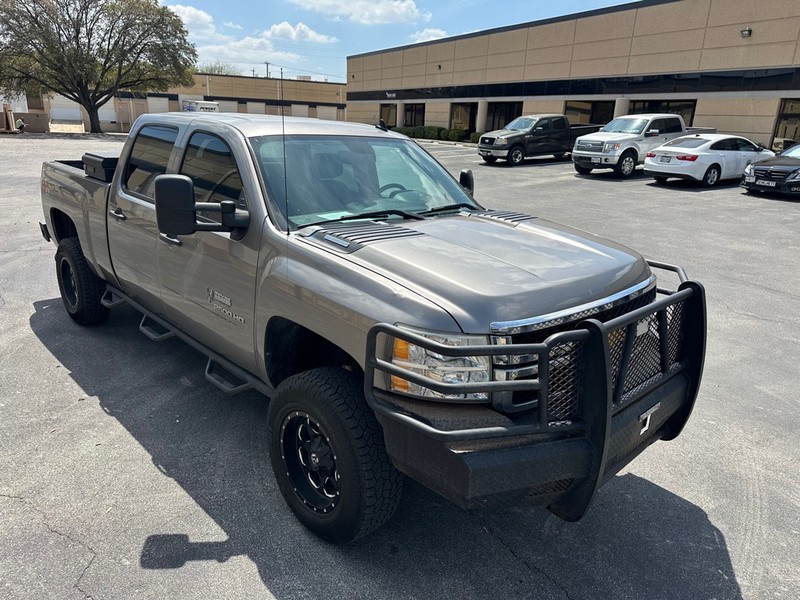 Chevrolet Silverado 2500HD Vehicle Full-screen Gallery Image 8
