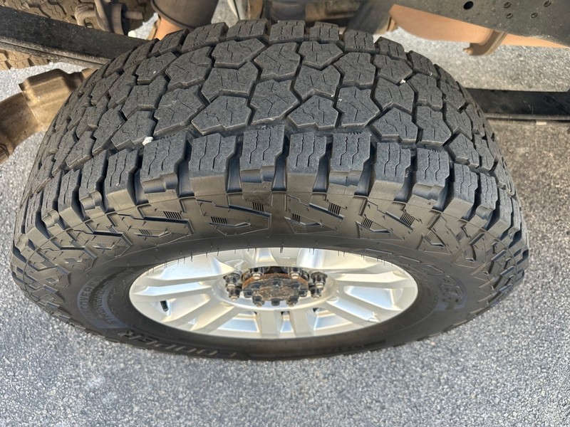 Ford Super Duty F-250 SRW Vehicle Full-screen Gallery Image 12