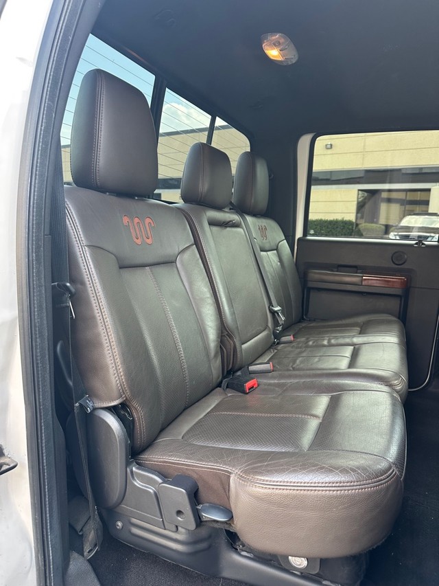 Ford Super Duty F-250 SRW Vehicle Full-screen Gallery Image 10