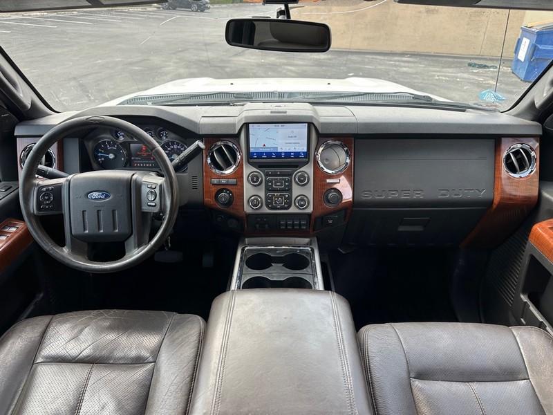 Ford Super Duty F-250 SRW Vehicle Full-screen Gallery Image 11