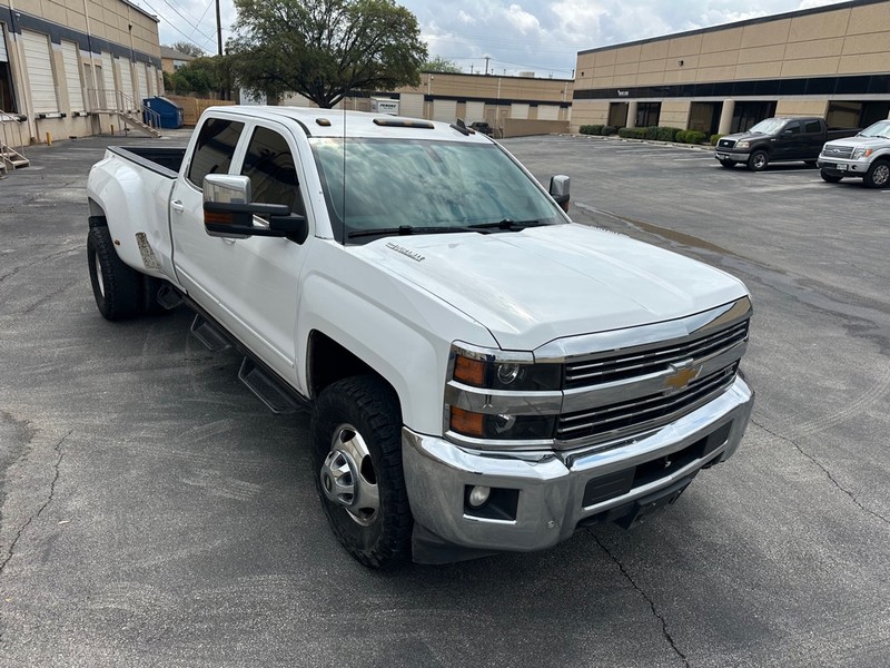 Chevrolet Silverado 3500HD Vehicle Full-screen Gallery Image 08