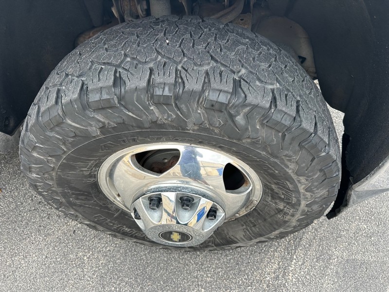 Chevrolet Silverado 3500HD Vehicle Full-screen Gallery Image 10