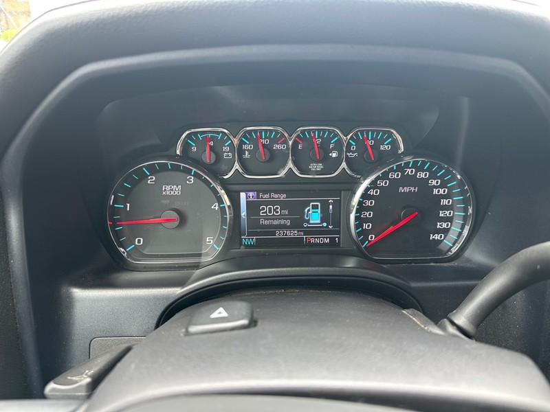 Chevrolet Silverado 3500HD Vehicle Full-screen Gallery Image 20