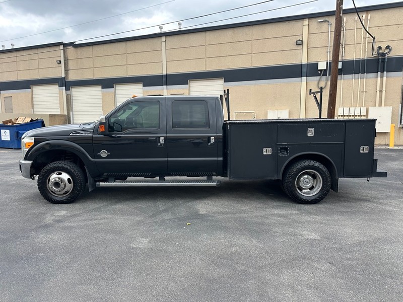 Ford Super Duty F-350 DRW Vehicle Full-screen Gallery Image 03