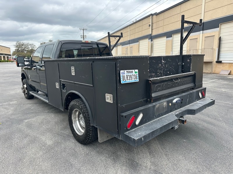 Ford Super Duty F-350 DRW Vehicle Full-screen Gallery Image 04