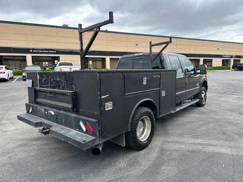 Ford Super Duty F-350 DRW Vehicle Full-screen Gallery Image 05