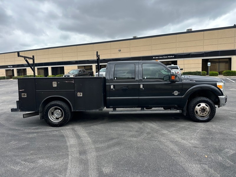 Ford Super Duty F-350 DRW Vehicle Full-screen Gallery Image 06