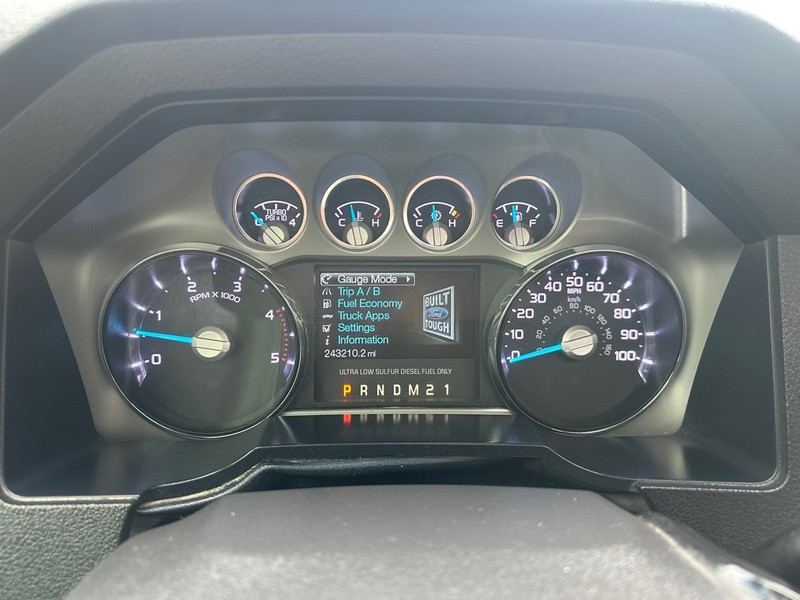 Ford Super Duty F-350 DRW Vehicle Full-screen Gallery Image 20