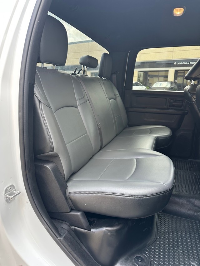 Ram 2500 Vehicle Full-screen Gallery Image 10