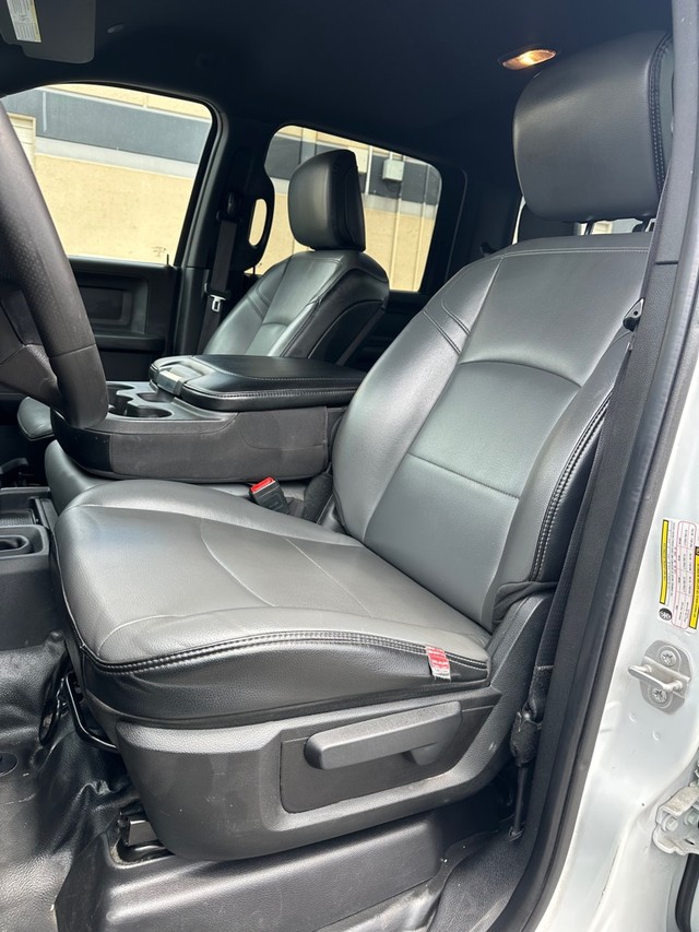 Ram 2500 Vehicle Full-screen Gallery Image 14