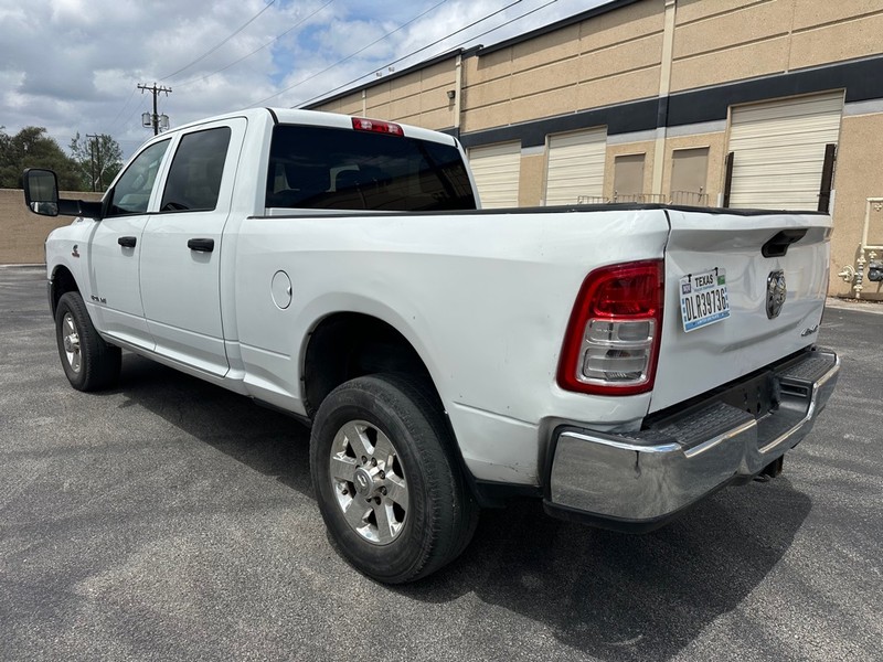 Ram 2500 Vehicle Full-screen Gallery Image 04