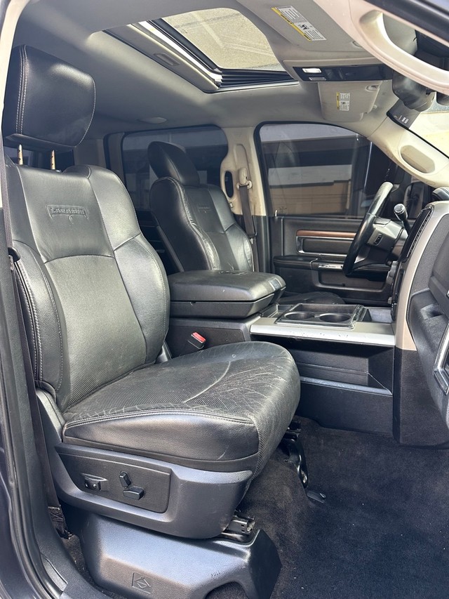 Ram 3500 Vehicle Full-screen Gallery Image 15