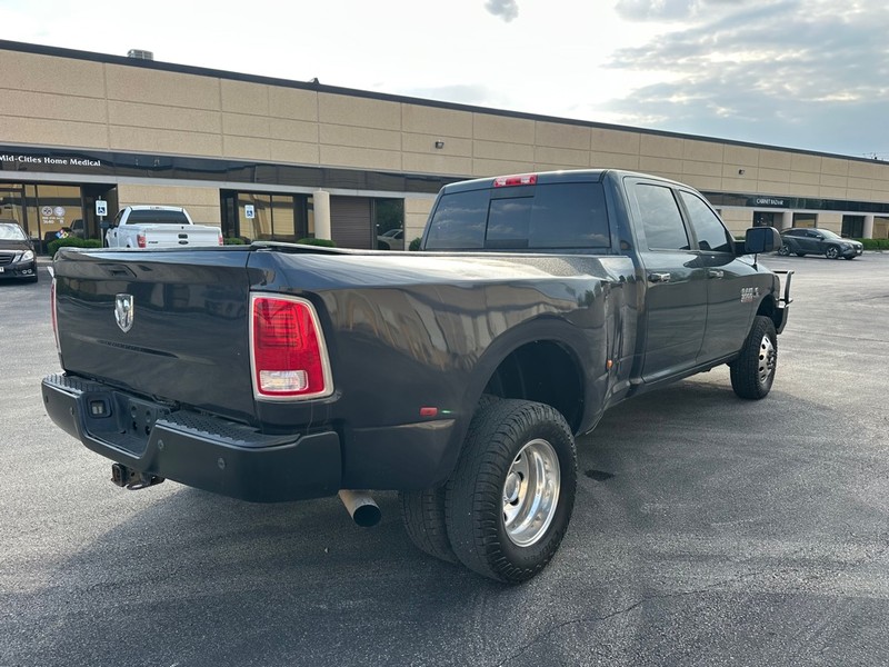 Ram 3500 Vehicle Full-screen Gallery Image 05
