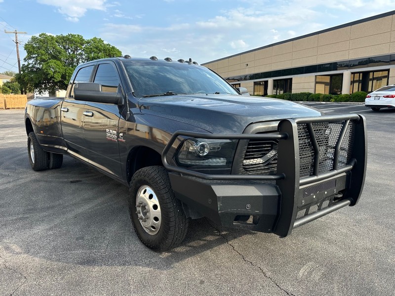Ram 3500 Vehicle Full-screen Gallery Image 07