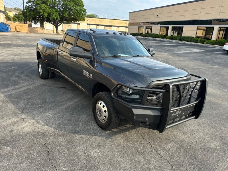 Ram 3500 Vehicle Full-screen Gallery Image 08